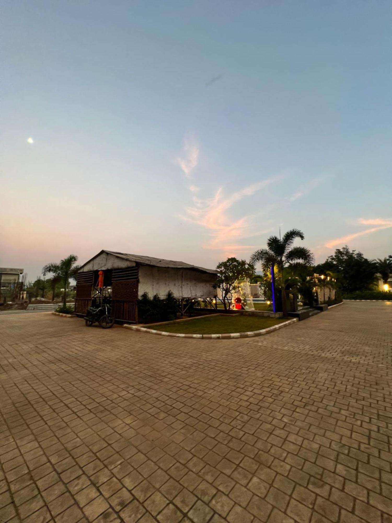 Capetown Resort Igatpuri Exteriör bild